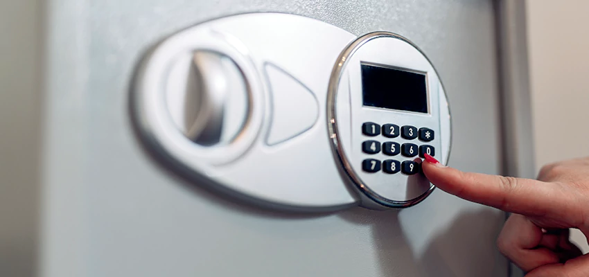 Jewelry Safe Cracking in Cutler, California