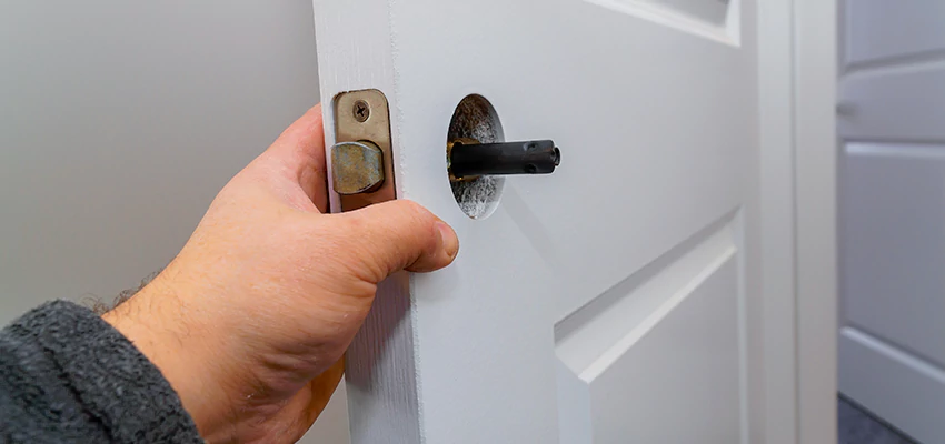 Nighttime Locksmith For Lock Repair in Cutler, CA