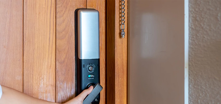 Home Security Electronic Locks Upgrades in Cutler, CA
